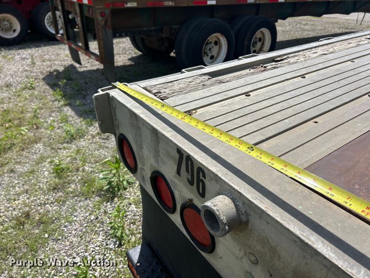 image for item FC2534 2001 Utility FS2CHA flatbed trailer