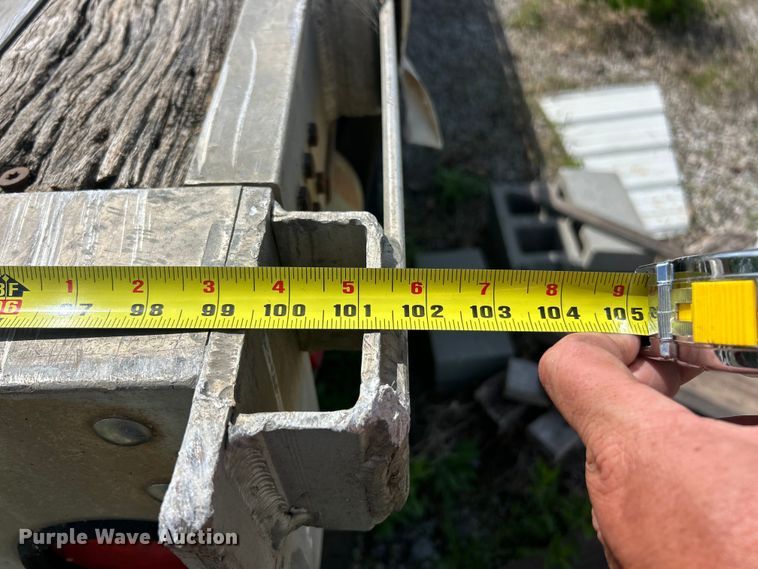 image for item FC2534 2001 Utility FS2CHA flatbed trailer