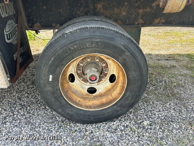 image for item FC2534 2001 Utility FS2CHA flatbed trailer