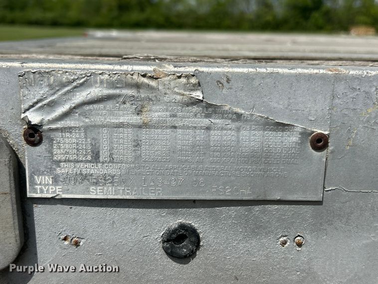 image for item FC2534 2001 Utility FS2CHA flatbed trailer