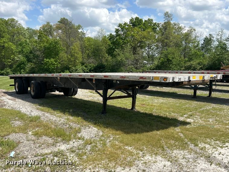 image for item FC2535 2001 Utility FS2CHA flatbed trailer