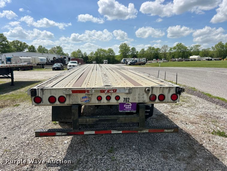image for item FC2535 2001 Utility FS2CHA flatbed trailer