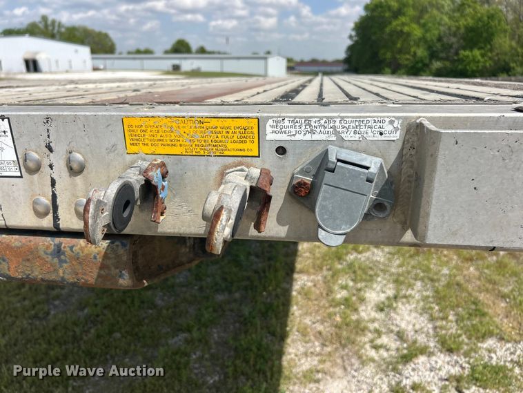 image for item FC2535 2001 Utility FS2CHA flatbed trailer