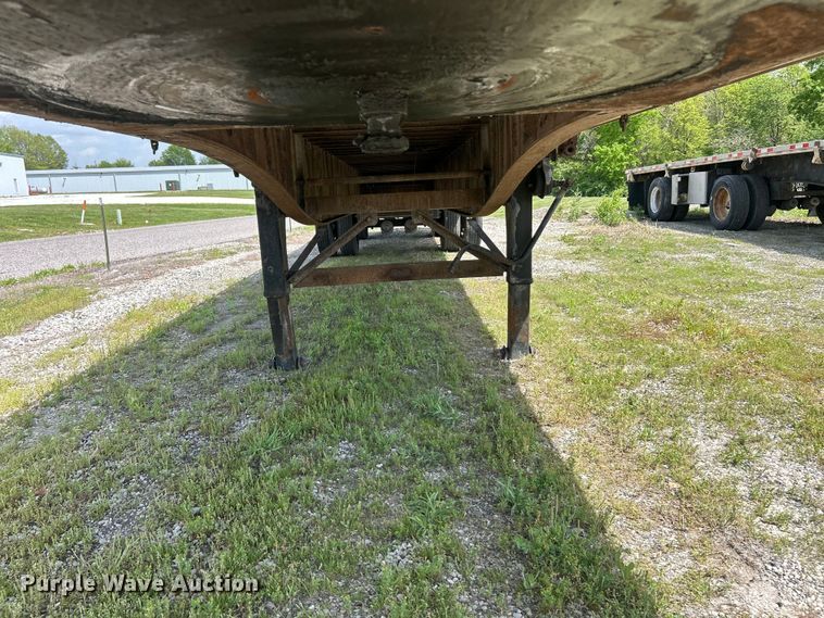 image for item FC2535 2001 Utility FS2CHA flatbed trailer