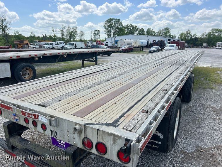 image for item FC2535 2001 Utility FS2CHA flatbed trailer