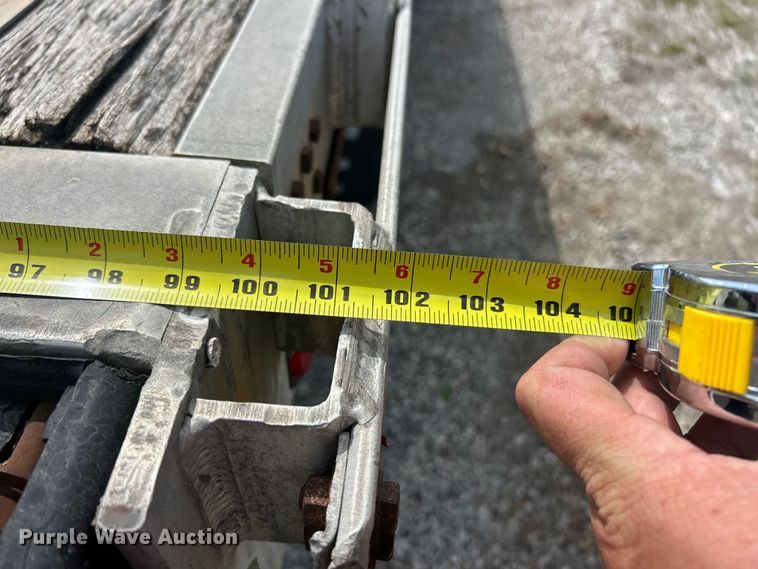 image for item FC2535 2001 Utility FS2CHA flatbed trailer