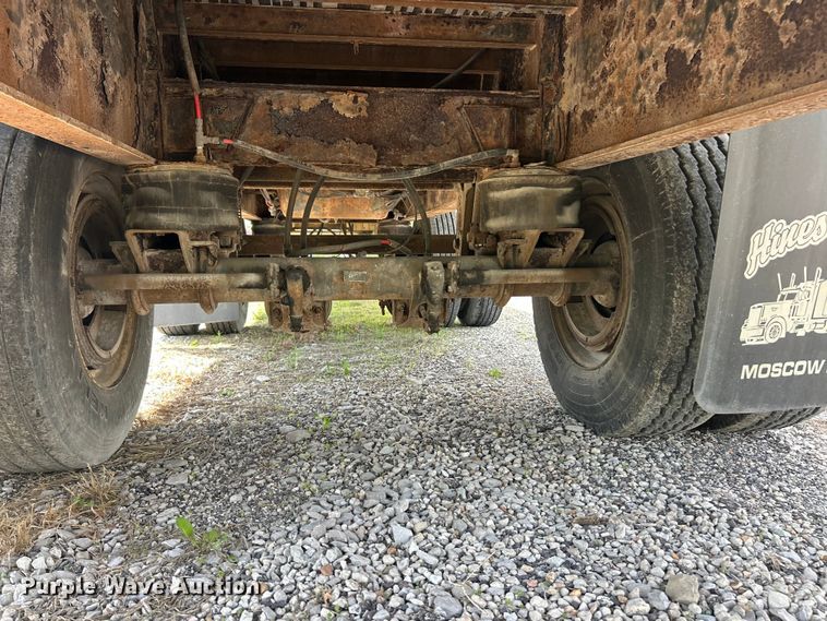 image for item FC2535 2001 Utility FS2CHA flatbed trailer