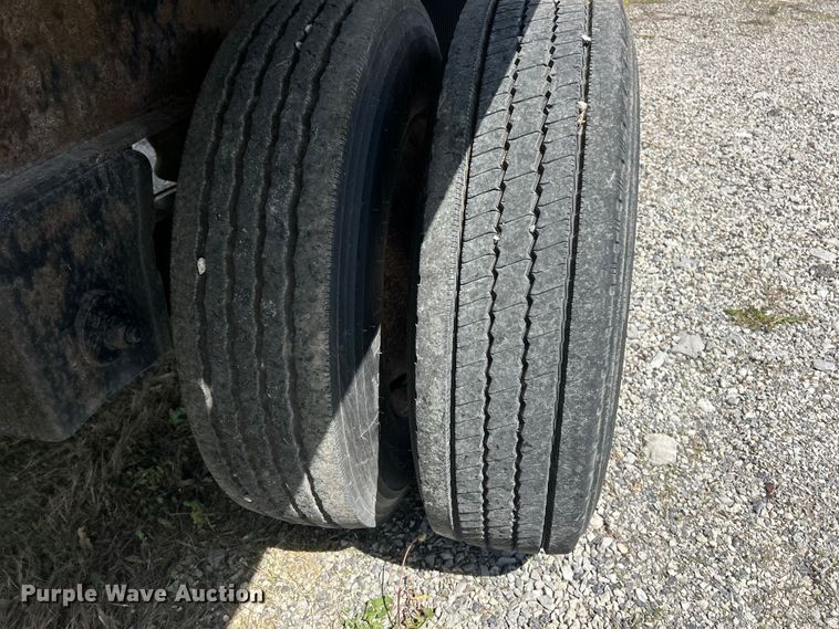 image for item FC2535 2001 Utility FS2CHA flatbed trailer