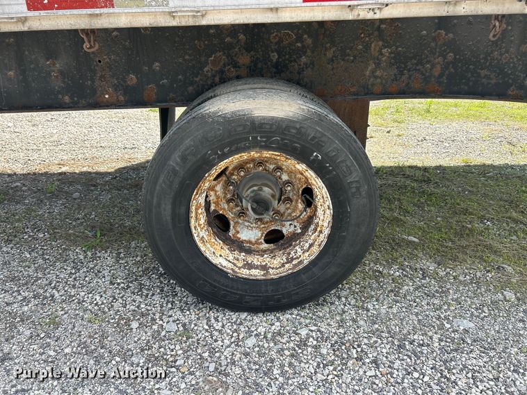 image for item FC2535 2001 Utility FS2CHA flatbed trailer