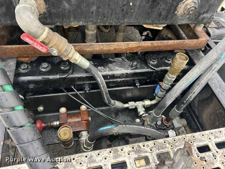 image for item FC2536 2014 Kenworth T400 semi truck