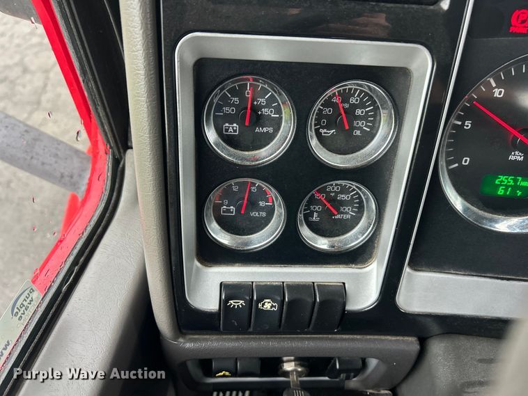 image for item FC2536 2014 Kenworth T400 semi truck