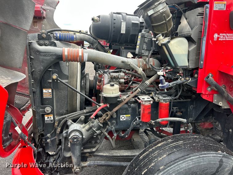 image for item FC2536 2014 Kenworth T400 semi truck