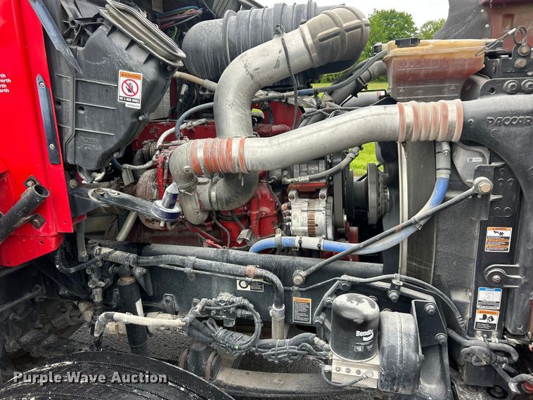 image for item FC2536 2014 Kenworth T400 semi truck