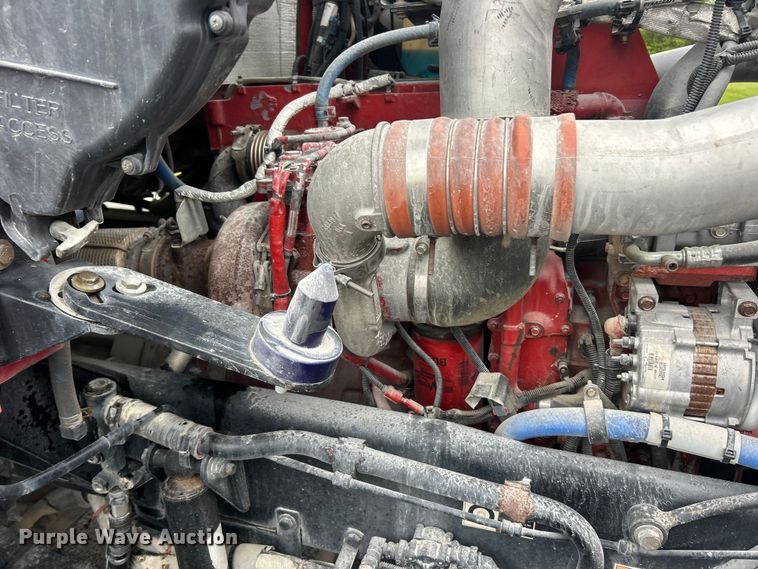 image for item FC2536 2014 Kenworth T400 semi truck