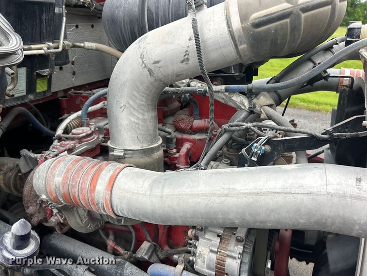 image for item FC2536 2014 Kenworth T400 semi truck