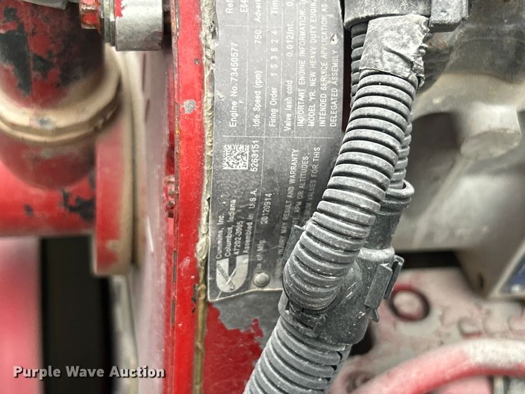 image for item FC2536 2014 Kenworth T400 semi truck