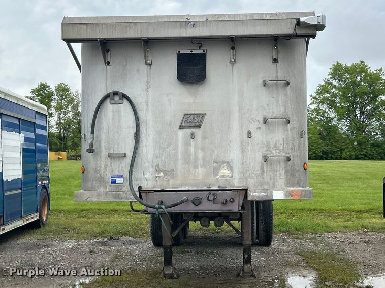 image for item FC2562 1995 East Manufacturing end dump trailer