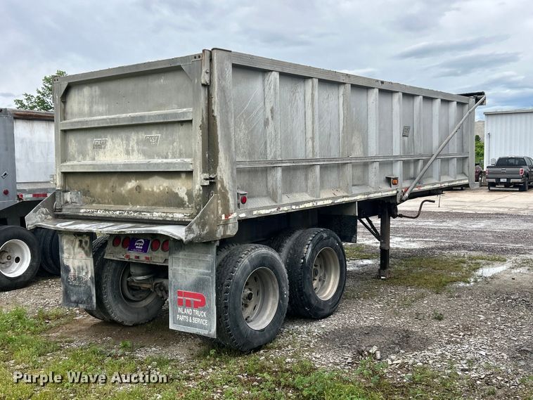 image for item FC2562 1995 East Manufacturing end dump trailer
