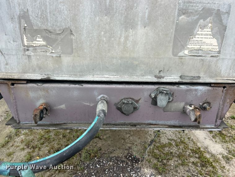image for item FC2562 1995 East Manufacturing end dump trailer