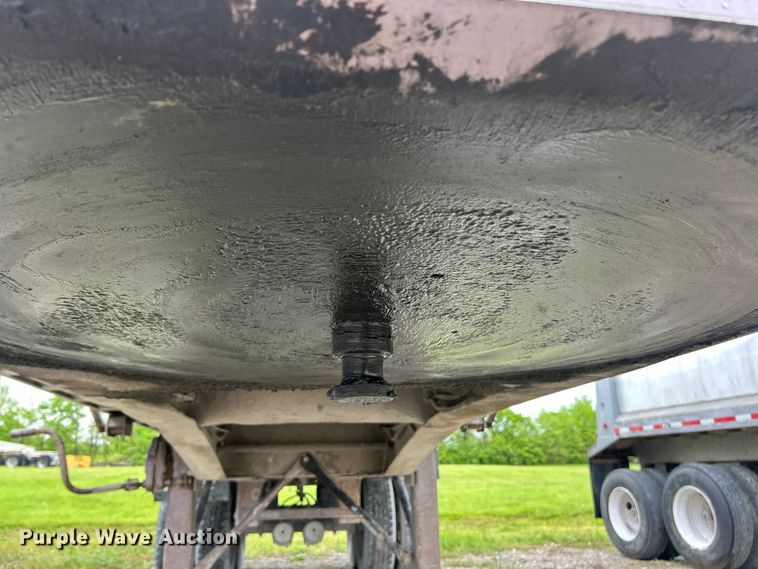 image for item FC2562 1995 East Manufacturing end dump trailer