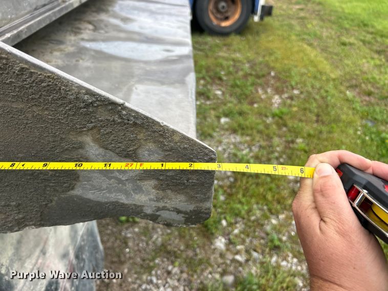 image for item FC2562 1995 East Manufacturing end dump trailer