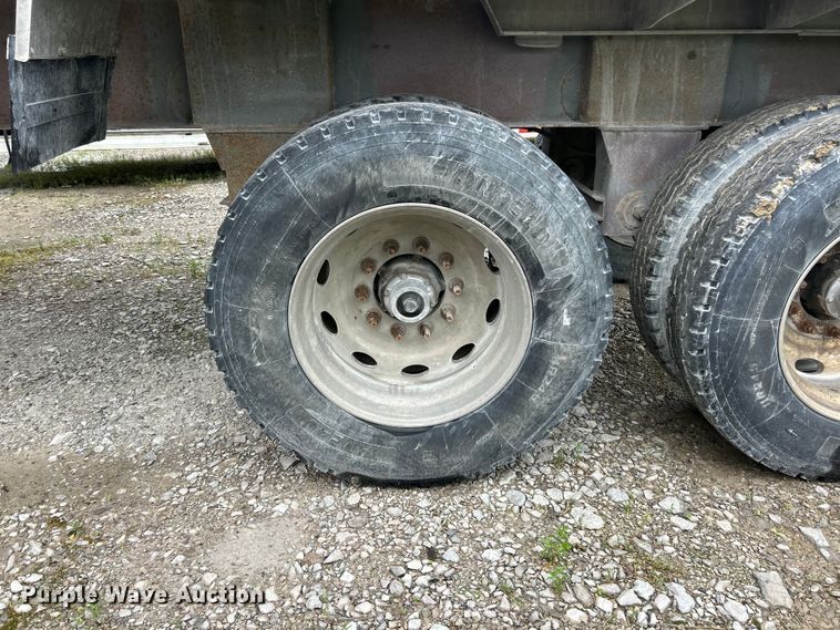 image for item FC2562 1995 East Manufacturing end dump trailer