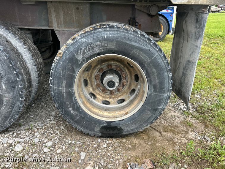 image for item FC2562 1995 East Manufacturing end dump trailer