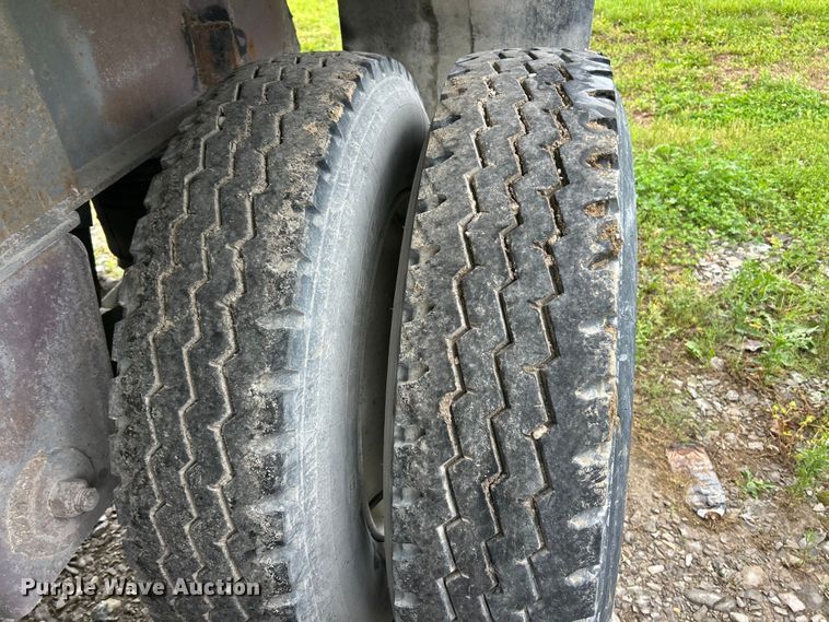 image for item FC2562 1995 East Manufacturing end dump trailer