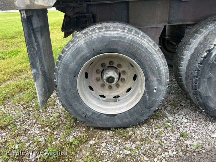 image for item FC2562 1995 East Manufacturing end dump trailer