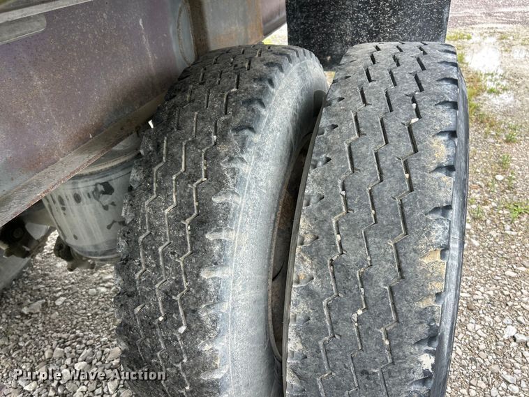 image for item FC2562 1995 East Manufacturing end dump trailer