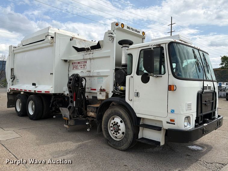 image for item FC3018 2015 Autocar Xpeditor refuse truck