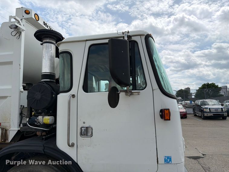 image for item FC3018 2015 Autocar Xpeditor refuse truck