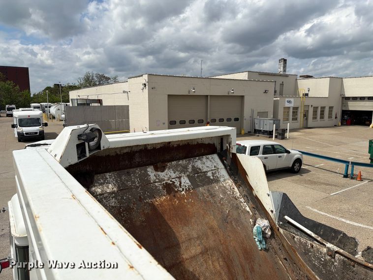 image for item FC3018 2015 Autocar Xpeditor refuse truck