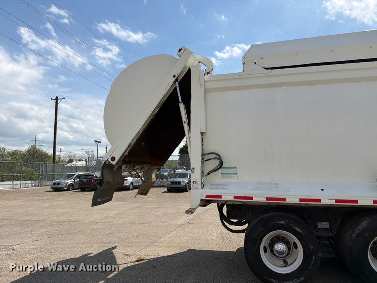 image for item FC3018 2015 Autocar Xpeditor refuse truck