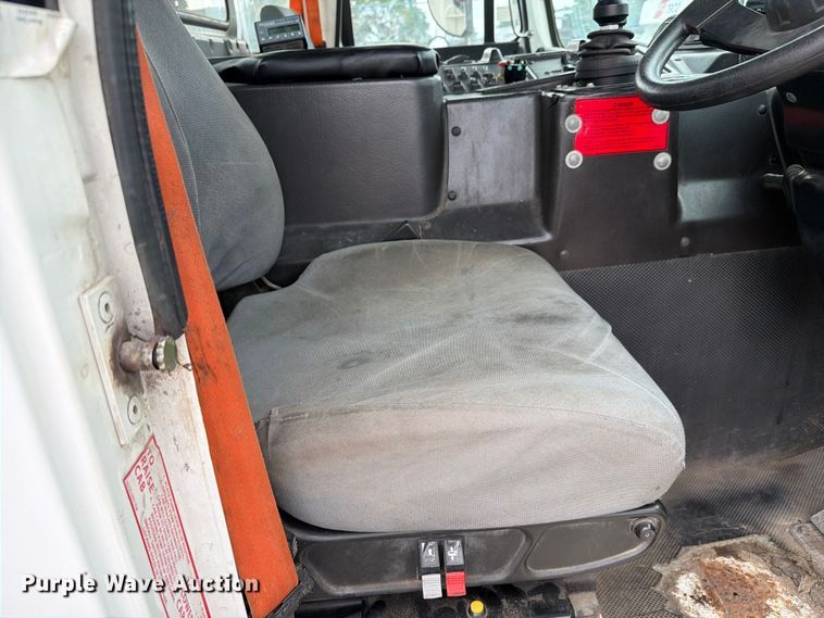 image for item FC3018 2015 Autocar Xpeditor refuse truck