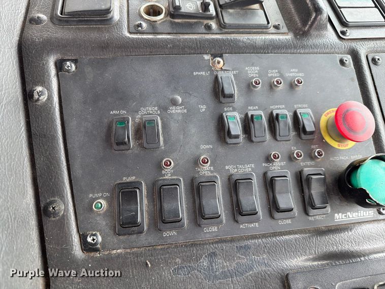 image for item FC3018 2015 Autocar Xpeditor refuse truck