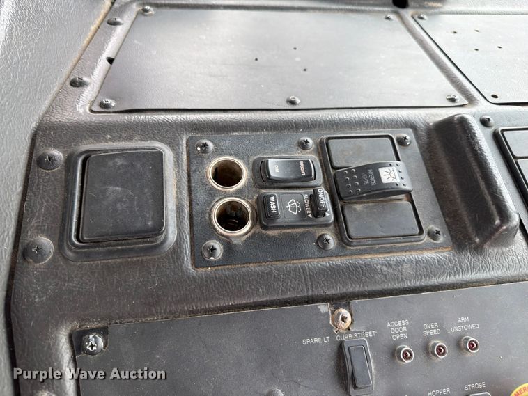 image for item FC3018 2015 Autocar Xpeditor refuse truck