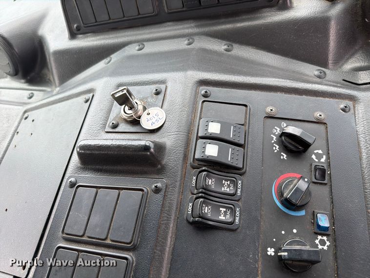 image for item FC3018 2015 Autocar Xpeditor refuse truck