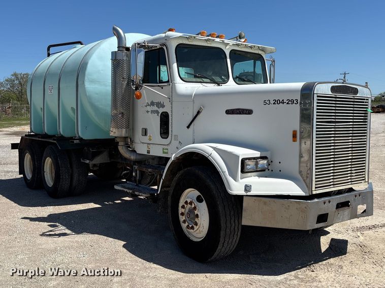 image for item FC5593 1987 Freightliner FLC truck cab and chassis