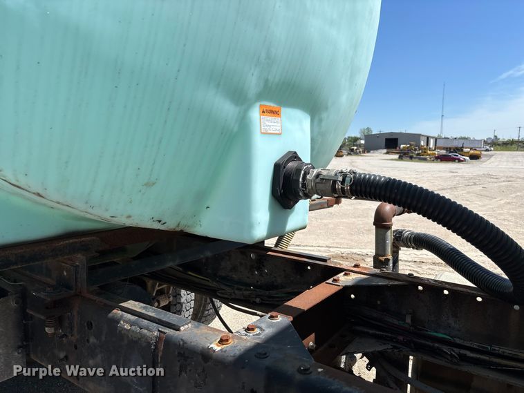 image for item FC5593 1987 Freightliner FLC truck cab and chassis