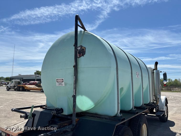 image for item FC5593 1987 Freightliner FLC truck cab and chassis