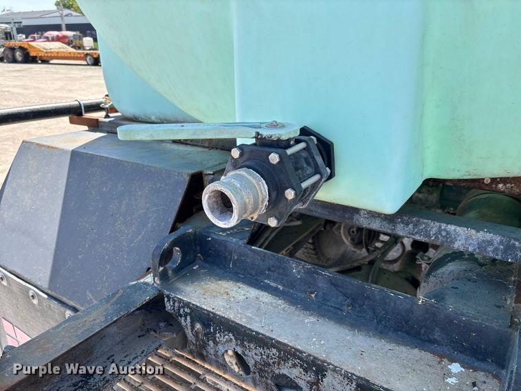image for item FC5593 1987 Freightliner FLC truck cab and chassis