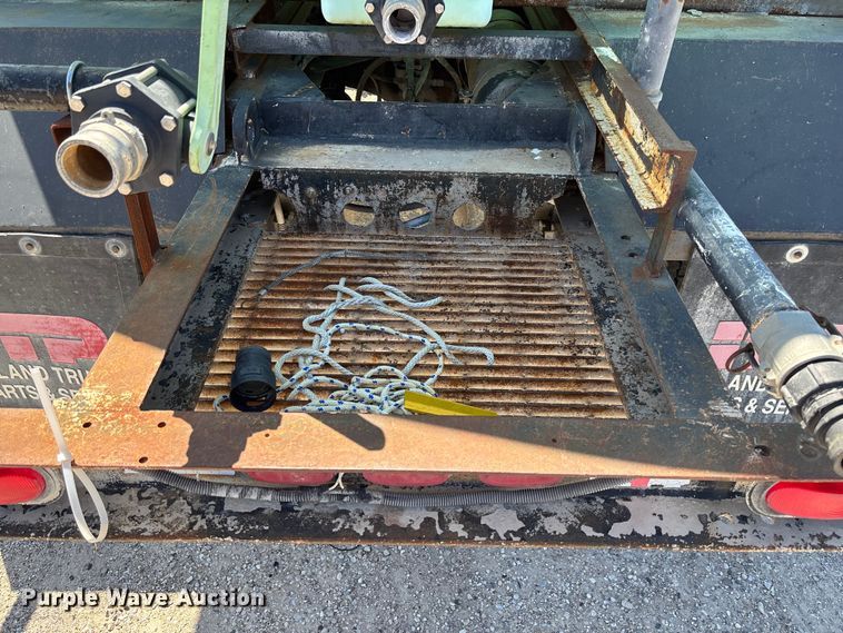 image for item FC5593 1987 Freightliner FLC truck cab and chassis