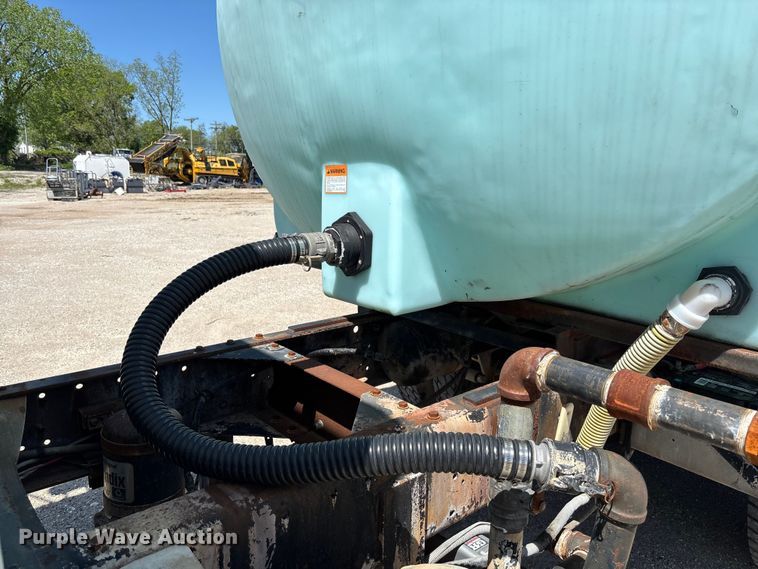 image for item FC5593 1987 Freightliner FLC truck cab and chassis