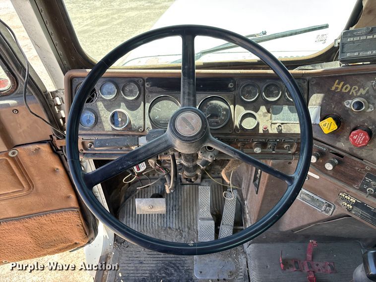 image for item FC5593 1987 Freightliner FLC truck cab and chassis