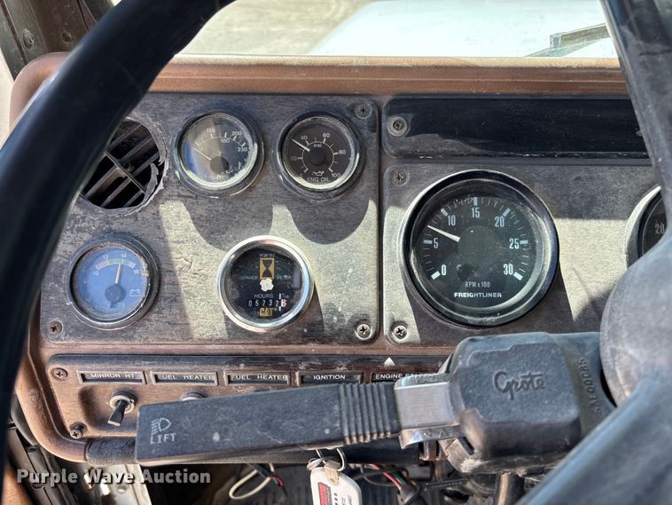 image for item FC5593 1987 Freightliner FLC truck cab and chassis