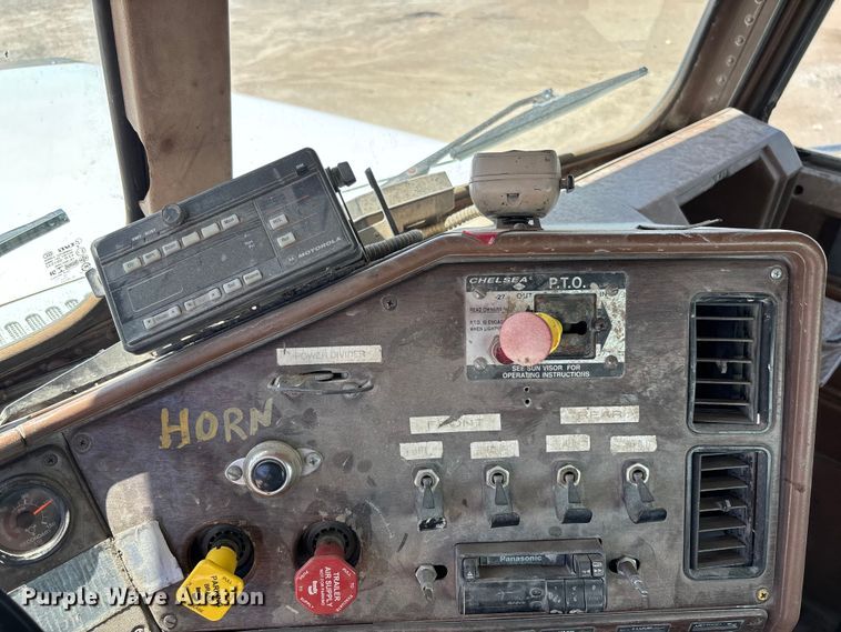 image for item FC5593 1987 Freightliner FLC truck cab and chassis