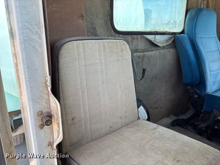 image for item FC5593 1987 Freightliner FLC truck cab and chassis