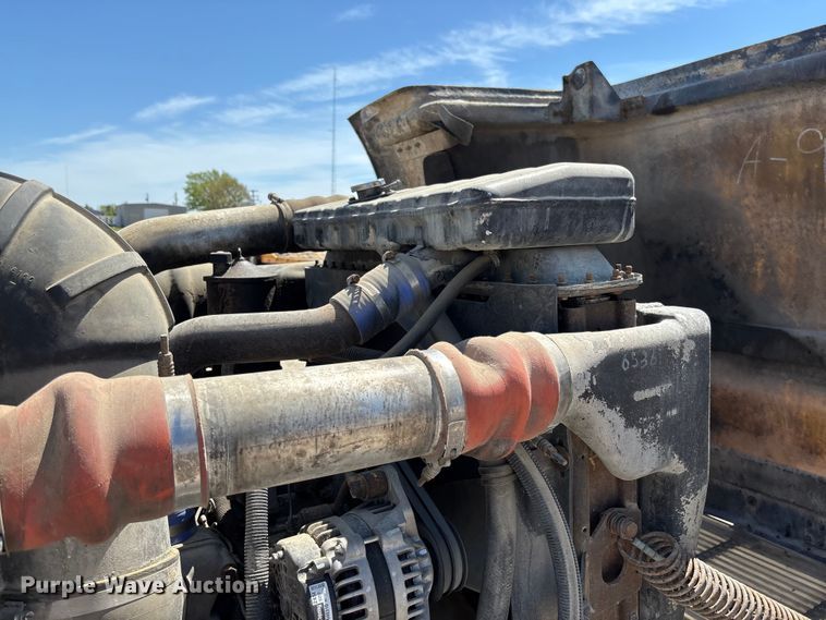 image for item FC5593 1987 Freightliner FLC truck cab and chassis