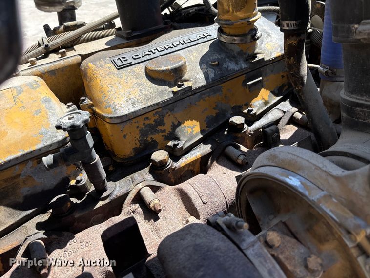 image for item FC5593 1987 Freightliner FLC truck cab and chassis